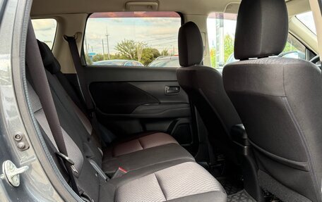 Mitsubishi Outlander III рестайлинг 3, 2014 год, 1 375 000 рублей, 14 фотография