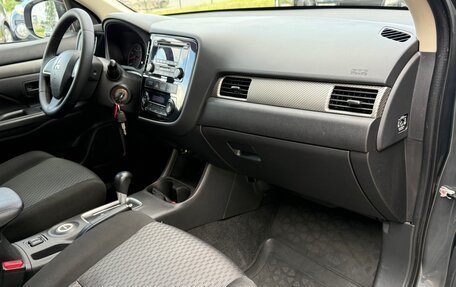 Mitsubishi Outlander III рестайлинг 3, 2014 год, 1 375 000 рублей, 12 фотография