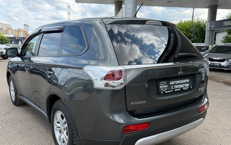 Mitsubishi Outlander III рестайлинг 3, 2014 год, 1 375 000 рублей, 7 фотография