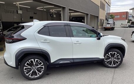 Toyota Yaris Cross, 2023 год, 1 421 000 рублей, 4 фотография