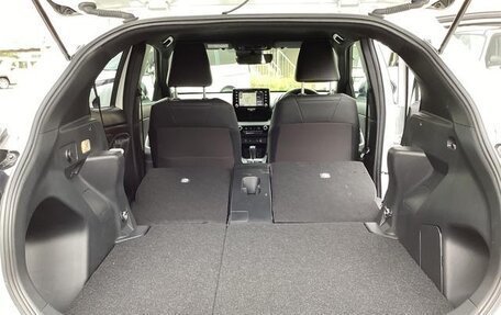 Toyota Yaris Cross, 2023 год, 1 421 000 рублей, 17 фотография