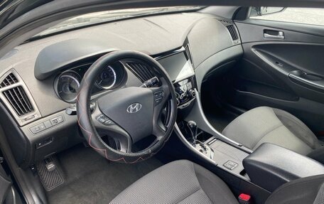 Hyundai Sonata VI, 2011 год, 949 000 рублей, 6 фотография