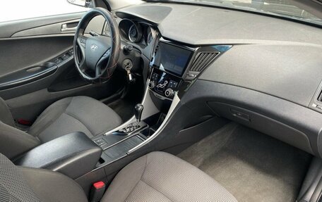 Hyundai Sonata VI, 2011 год, 949 000 рублей, 8 фотография