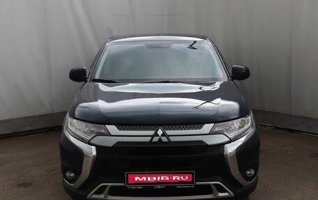 Mitsubishi Outlander III рестайлинг 3, 2020 год, 2 180 000 рублей, 2 фотография