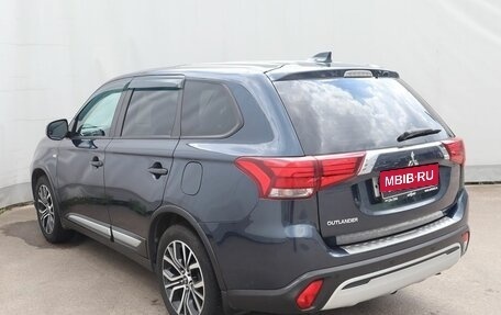 Mitsubishi Outlander III рестайлинг 3, 2020 год, 2 180 000 рублей, 6 фотография