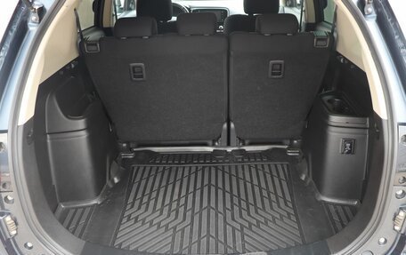 Mitsubishi Outlander III рестайлинг 3, 2020 год, 2 180 000 рублей, 23 фотография