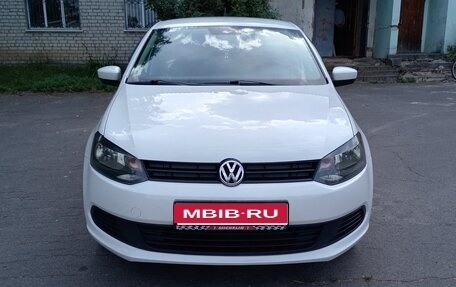 Volkswagen Polo VI (EU Market), 2013 год, 599 000 рублей, 1 фотография