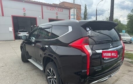 Mitsubishi Pajero Sport III рестайлинг, 2017 год, 2 200 000 рублей, 4 фотография