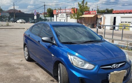 Hyundai Solaris II рестайлинг, 2013 год, 700 000 рублей, 9 фотография