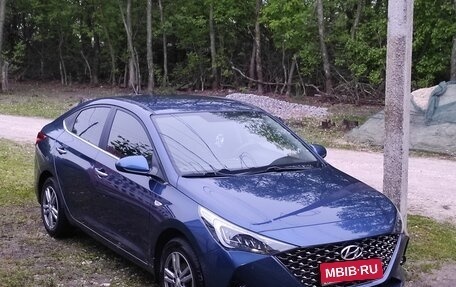 Hyundai Solaris II рестайлинг, 2021 год, 1 700 000 рублей, 1 фотография