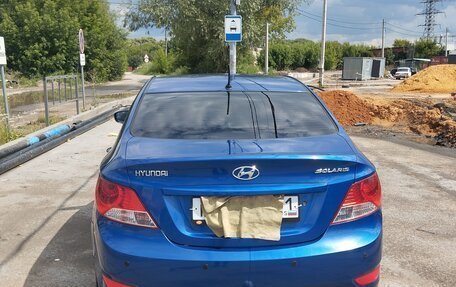 Hyundai Solaris II рестайлинг, 2013 год, 700 000 рублей, 13 фотография