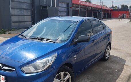 Hyundai Solaris II рестайлинг, 2013 год, 700 000 рублей, 11 фотография