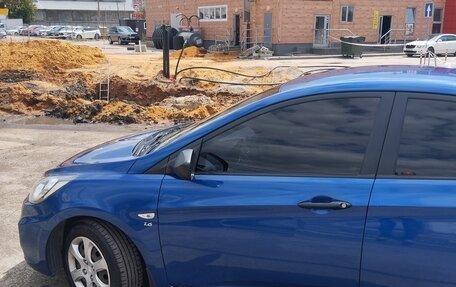 Hyundai Solaris II рестайлинг, 2013 год, 700 000 рублей, 15 фотография