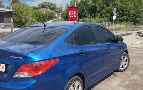 Hyundai Solaris II рестайлинг, 2013 год, 700 000 рублей, 12 фотография