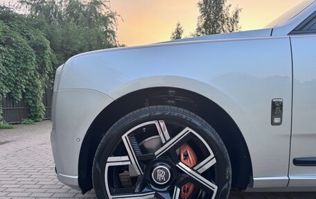 Rolls-Royce Cullinan, 2024 год, 37 000 000 рублей, 11 фотография