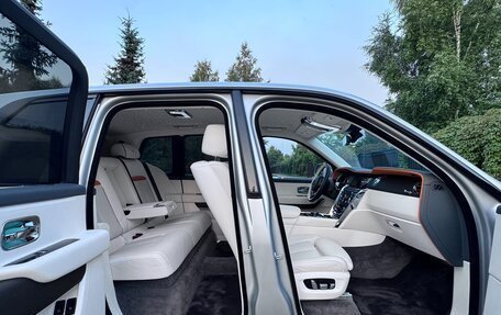 Rolls-Royce Cullinan, 2024 год, 37 000 000 рублей, 20 фотография