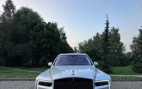 Rolls-Royce Cullinan, 2024 год, 37 000 000 рублей, 14 фотография