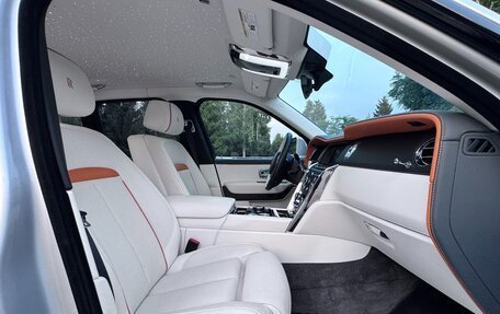 Rolls-Royce Cullinan, 2024 год, 37 000 000 рублей, 29 фотография