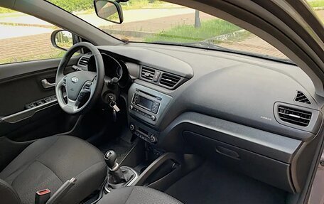 KIA Rio III рестайлинг, 2016 год, 1 100 000 рублей, 24 фотография