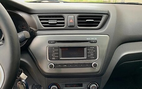 KIA Rio III рестайлинг, 2016 год, 1 100 000 рублей, 36 фотография