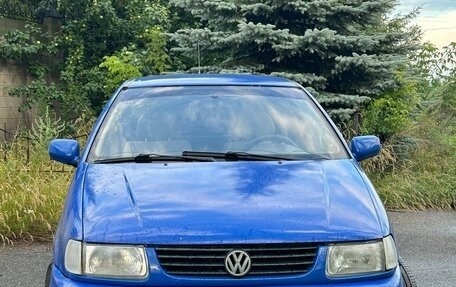 Volkswagen Polo III рестайлинг, 1996 год, 190 000 рублей, 2 фотография