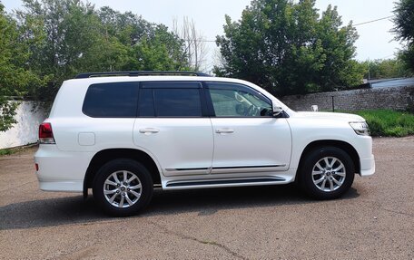 Toyota Land Cruiser 200, 2017 год, 7 950 000 рублей, 3 фотография