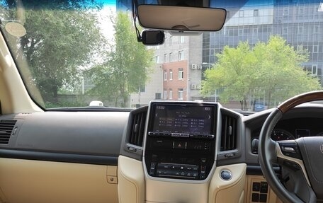 Toyota Land Cruiser 200, 2017 год, 7 950 000 рублей, 6 фотография