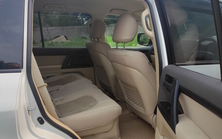 Toyota Land Cruiser 200, 2017 год, 7 950 000 рублей, 9 фотография