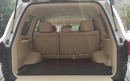 Toyota Land Cruiser 200, 2017 год, 7 950 000 рублей, 8 фотография