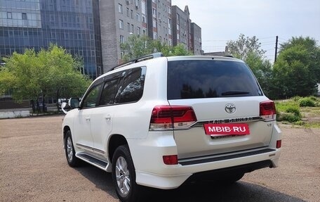 Toyota Land Cruiser 200, 2017 год, 7 950 000 рублей, 10 фотография