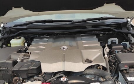 Toyota Land Cruiser 200, 2017 год, 7 950 000 рублей, 7 фотография