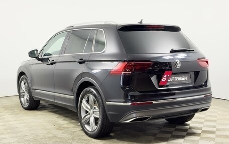 Volkswagen Tiguan II, 2018 год, 3 814 900 рублей, 2 фотография