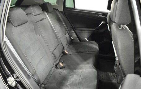 Volkswagen Tiguan II, 2018 год, 3 814 900 рублей, 7 фотография