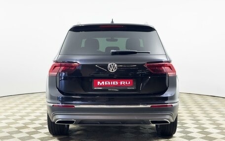 Volkswagen Tiguan II, 2018 год, 3 814 900 рублей, 4 фотография