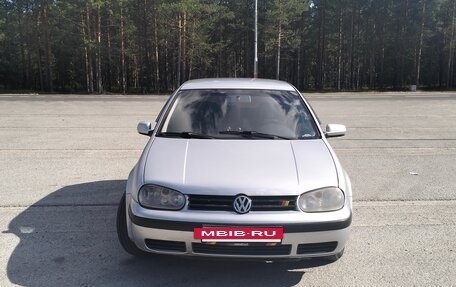 Volkswagen Golf IV, 2002 год, 310 000 рублей, 3 фотография