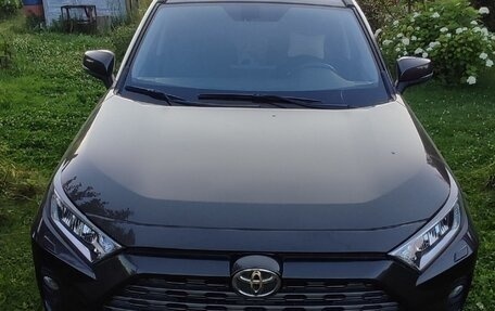 Toyota RAV4, 2019 год, 2 750 000 рублей, 4 фотография