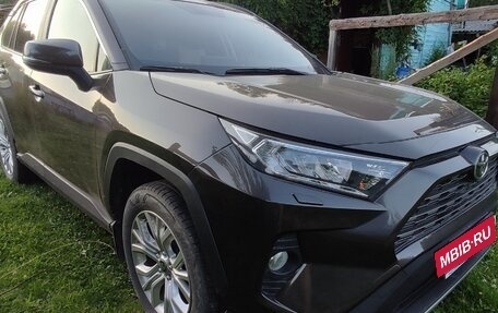 Toyota RAV4, 2019 год, 2 750 000 рублей, 2 фотография
