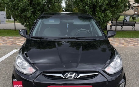 Hyundai Solaris II рестайлинг, 2013 год, 720 000 рублей, 2 фотография
