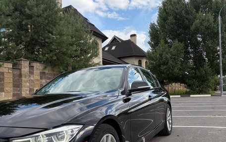 BMW 3 серия, 2018 год, 2 300 000 рублей, 2 фотография