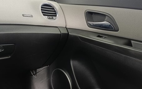 Chevrolet Cruze II, 2011 год, 830 000 рублей, 14 фотография