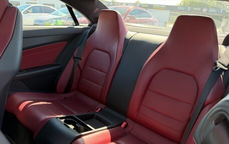 Mercedes-Benz E-Класс, 2015 год, 2 500 000 рублей, 15 фотография
