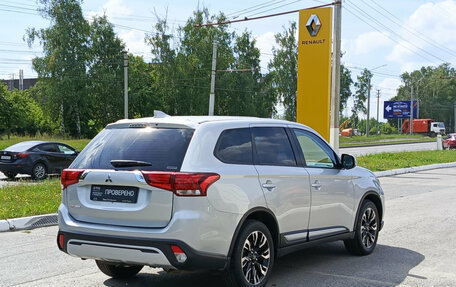 Mitsubishi Outlander III рестайлинг 3, 2020 год, 2 340 000 рублей, 6 фотография