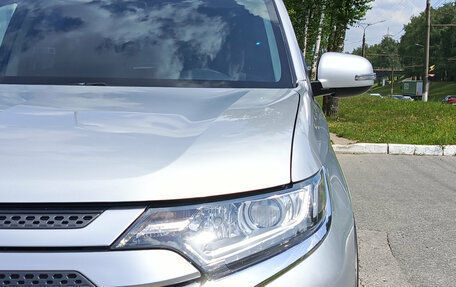 Mitsubishi Outlander III рестайлинг 3, 2020 год, 2 340 000 рублей, 21 фотография