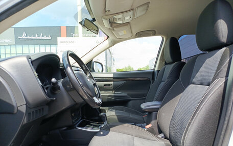 Mitsubishi Outlander III рестайлинг 3, 2020 год, 2 340 000 рублей, 20 фотография