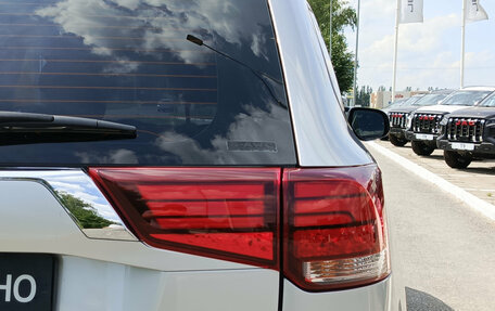 Mitsubishi Outlander III рестайлинг 3, 2020 год, 2 340 000 рублей, 11 фотография