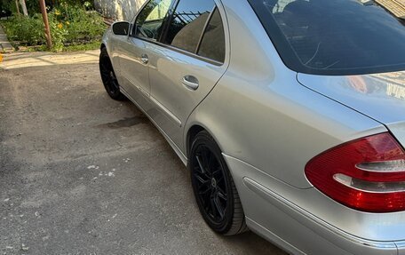 Mercedes-Benz E-Класс, 2005 год, 1 250 000 рублей, 6 фотография