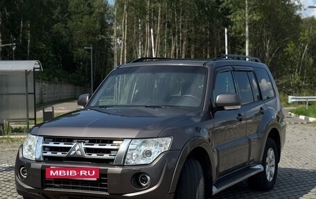 Mitsubishi Pajero IV, 2012 год, 2 100 000 рублей, 2 фотография