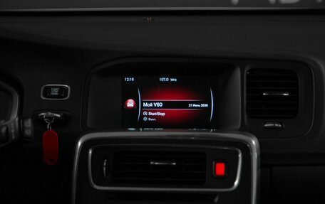 Volvo V60 Cross Country II, 2016 год, 2 400 000 рублей, 15 фотография