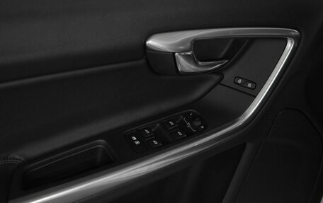 Volvo V60 Cross Country II, 2016 год, 2 400 000 рублей, 8 фотография