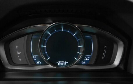 Volvo V60 Cross Country II, 2016 год, 2 400 000 рублей, 14 фотография